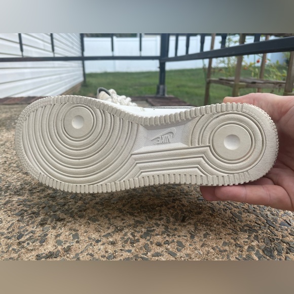 Women’s Nike Air Force 1 ‘07 LV8 Needlework Sneakers - Picture 5 of 10